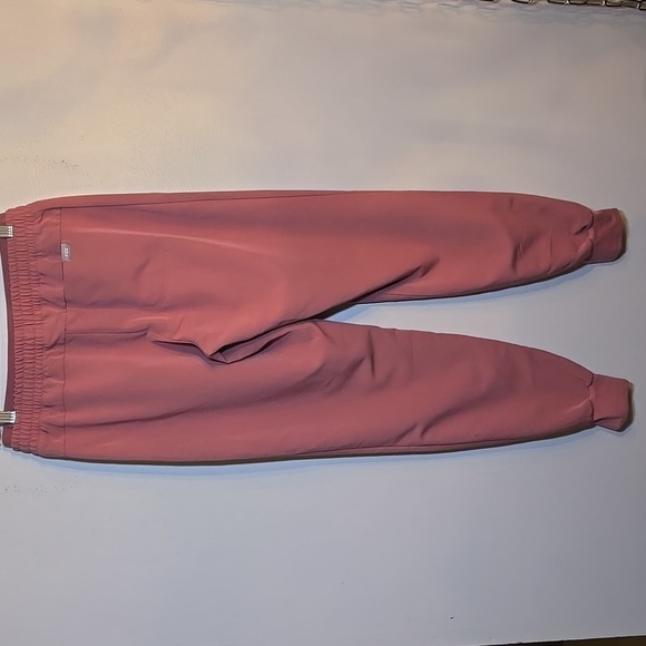 Figs Mari Skinny Ulta Rose Joggers NWOT - Picture 8 of 13